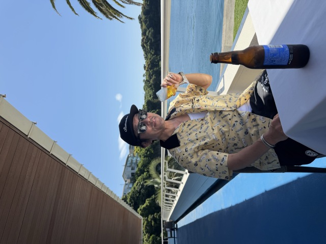 夏アロハクレリックシャツ キャンディ柄 イエロー 着用