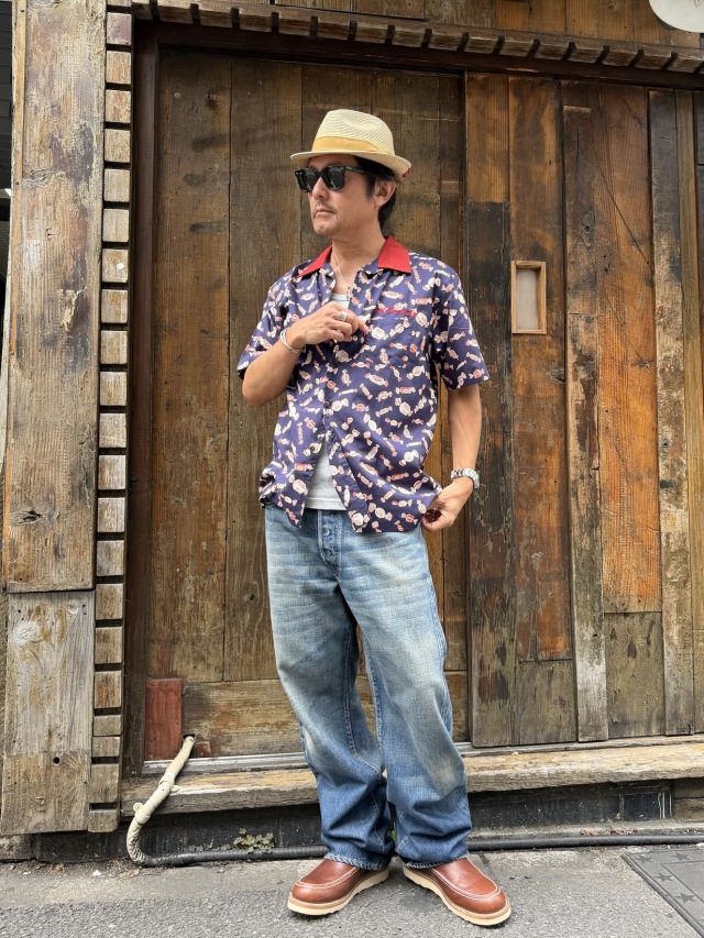 夏アロハクレリックシャツ キャンディ柄 ネイビー 着用