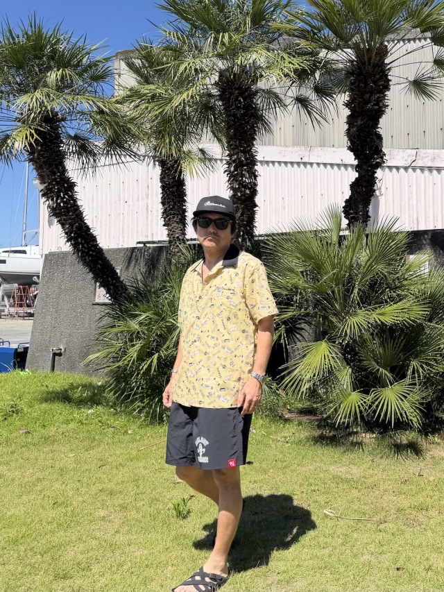 夏アロハクレリックシャツ キャンディ柄 イエロー 着用